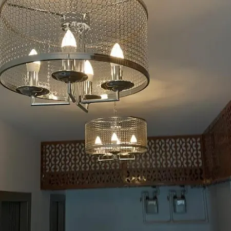 Coresi, 2 Camere, Sleeps 6 Large Private Garden Pets Welcome