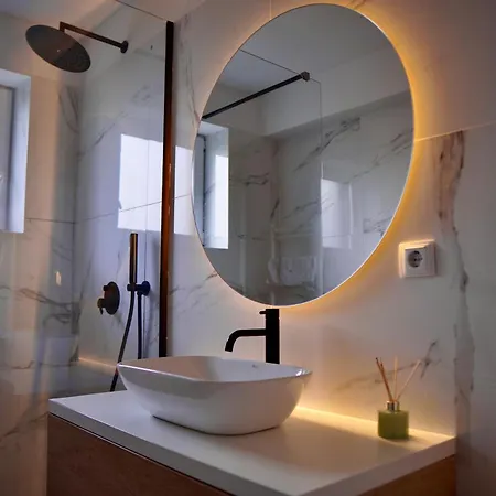 Coresi, 2 Camere, Sleeps 6 Large Private Garden Pets Welcome Lägenhet Braşov