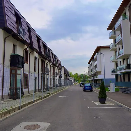 Coresi, 2 Camere, Sleeps 6 Large Private Garden Pets Welcome * Braşov