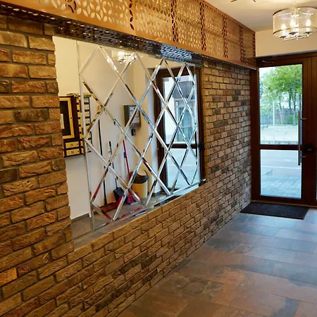 Apartment Coresi, 2 Camere, Sleeps 6 Large Private Garden Pets Welcome