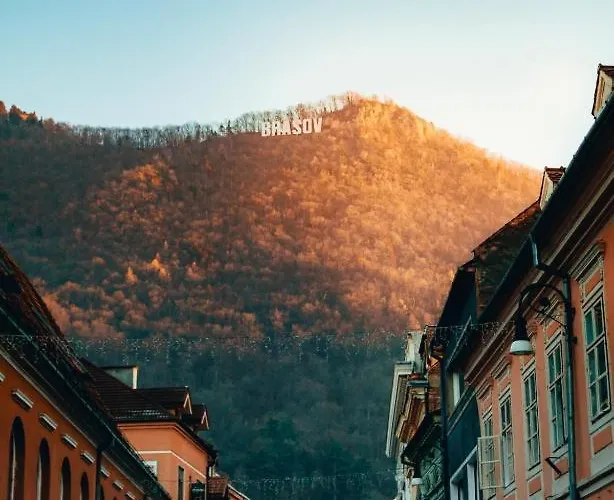 Coresi, 2 Camere, Sleeps 6 Large Private Garden Pets Welcome *